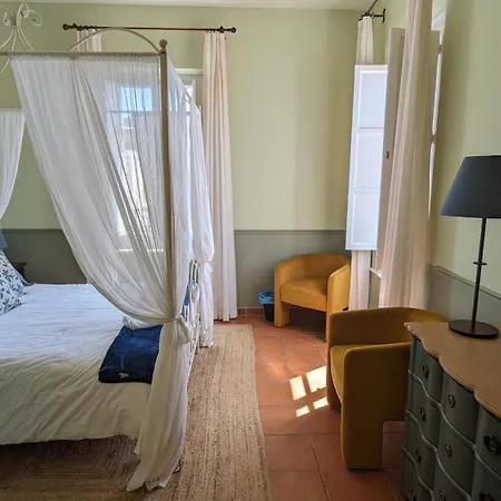 Victoria Hotel 2*