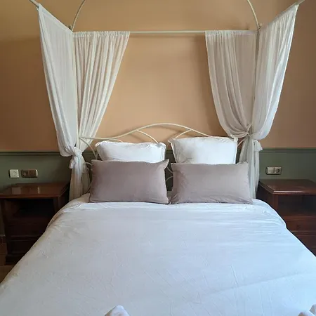 Victoria Hotel 2*