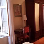 Victoria Hotel 2*